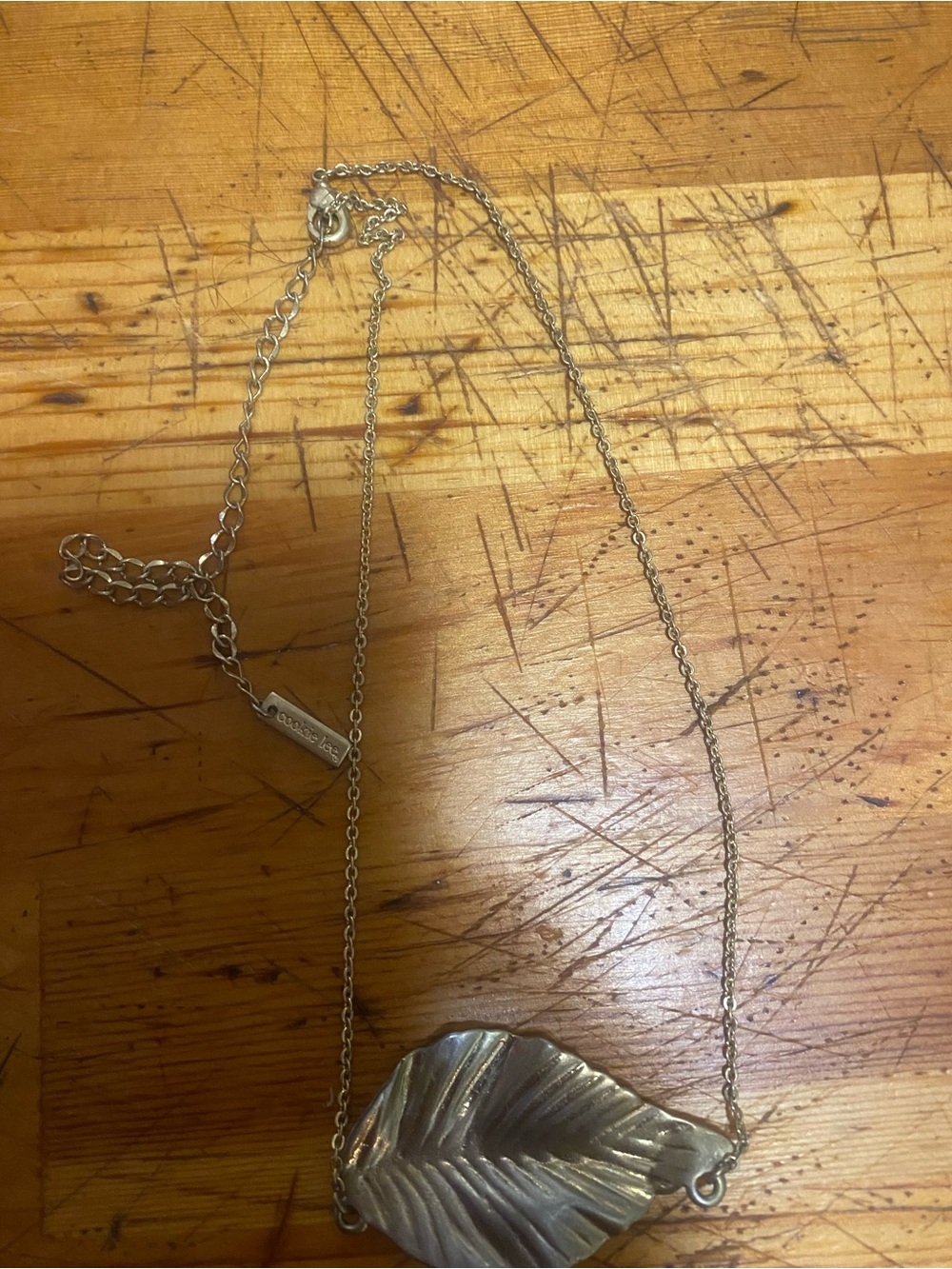 Vintage Gold tone leaf necklace